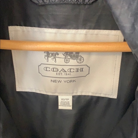 Coach down jacket with removable real fur collar - Picture 3 of 6